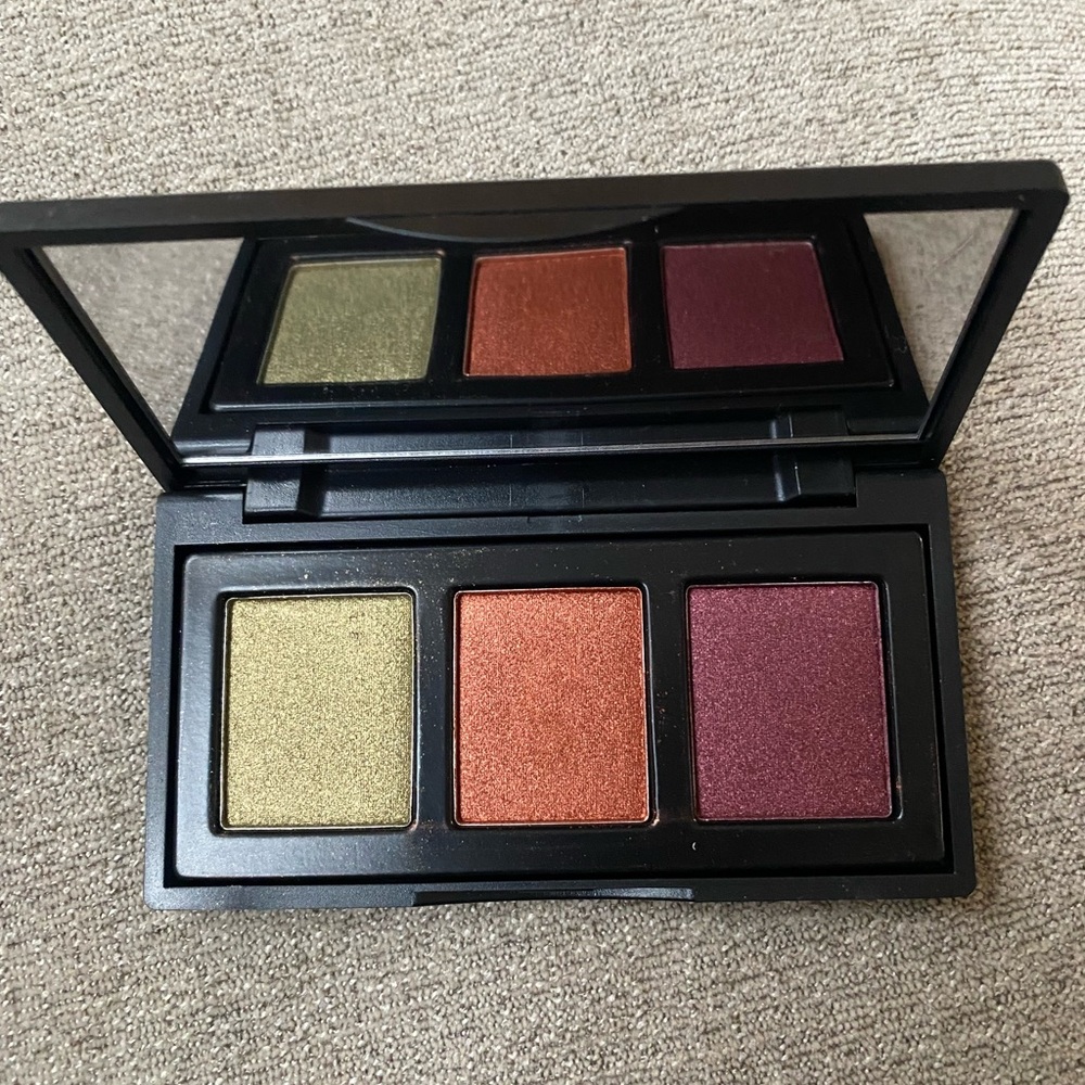 Naked Cosmetics eyeshadow palette